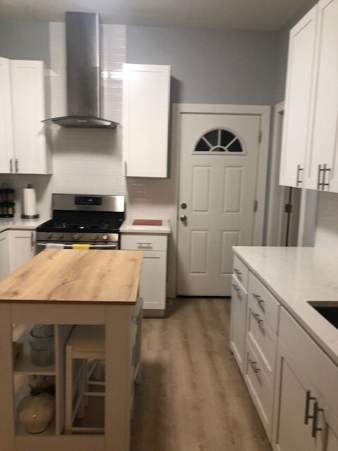 Kitchen - 4322 N Milwaukee Ave