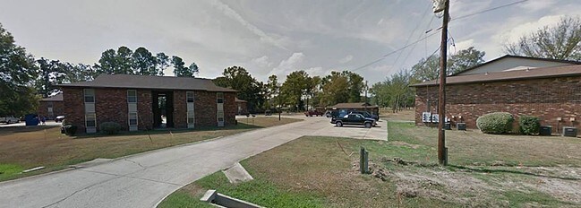 Building Photo - 1900 E Golf Course Rd