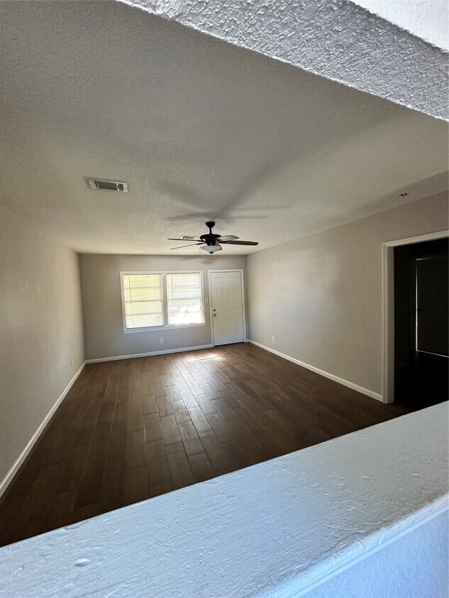 Foto principal - 1740 W 9th St
