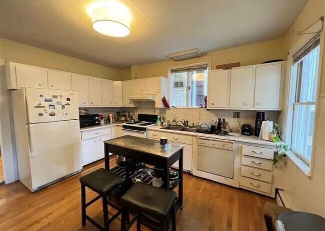 Foto del edificio - 282 Summer St