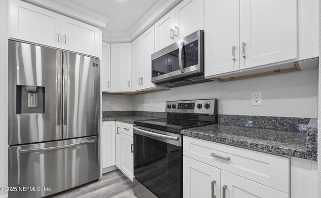 Building Photo - 200 Ironwood Dr