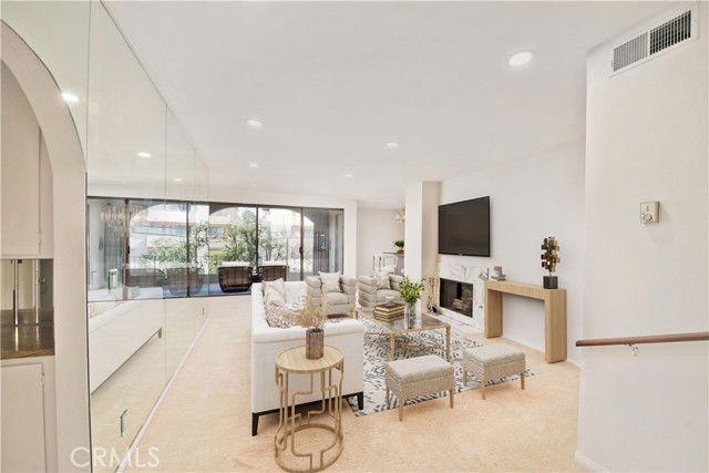 Foto del edificio - 5340 Yarmouth Ave