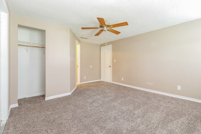 Foto del edificio - 6116 84th Ave N