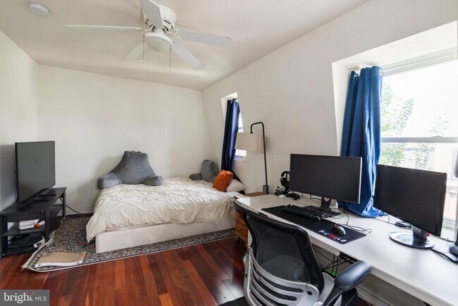 Foto del edificio - 4841 Walton Ave