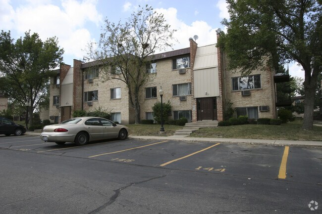 Building Photo - 1706 W Victoria Ln