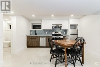 Building Photo - 47 Linnsmore Cr