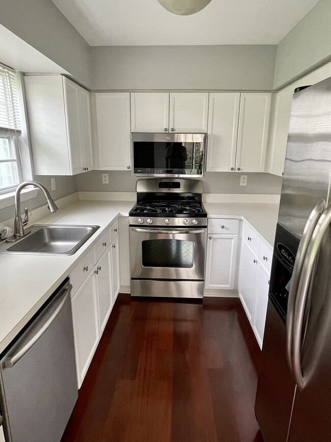 Building Photo - 5401 Rinker Cir