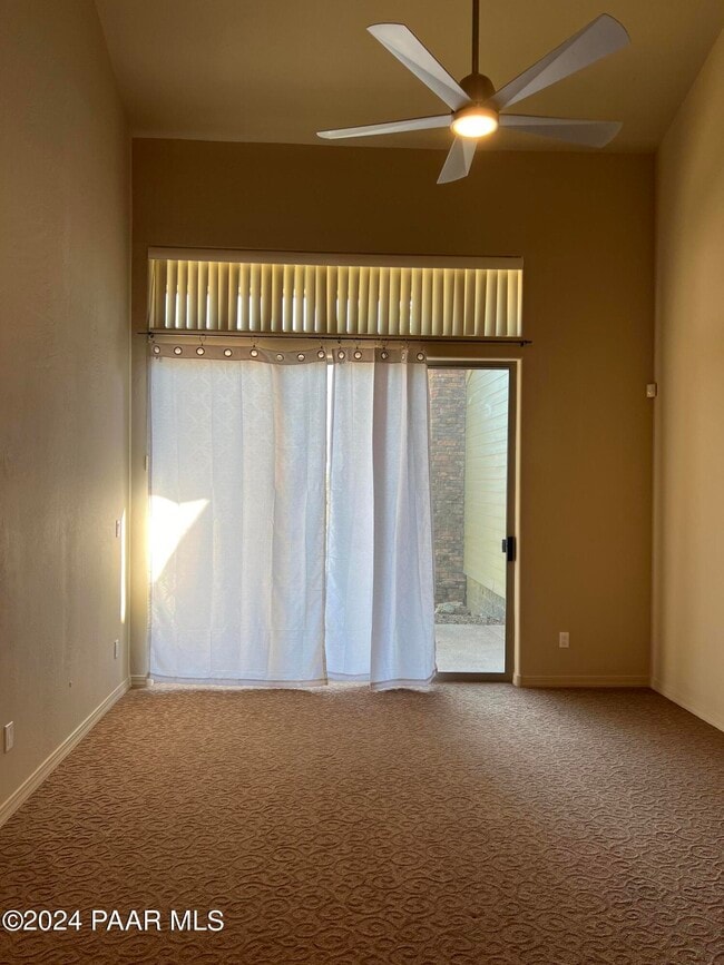 Building Photo - 671 Crosscreek Dr