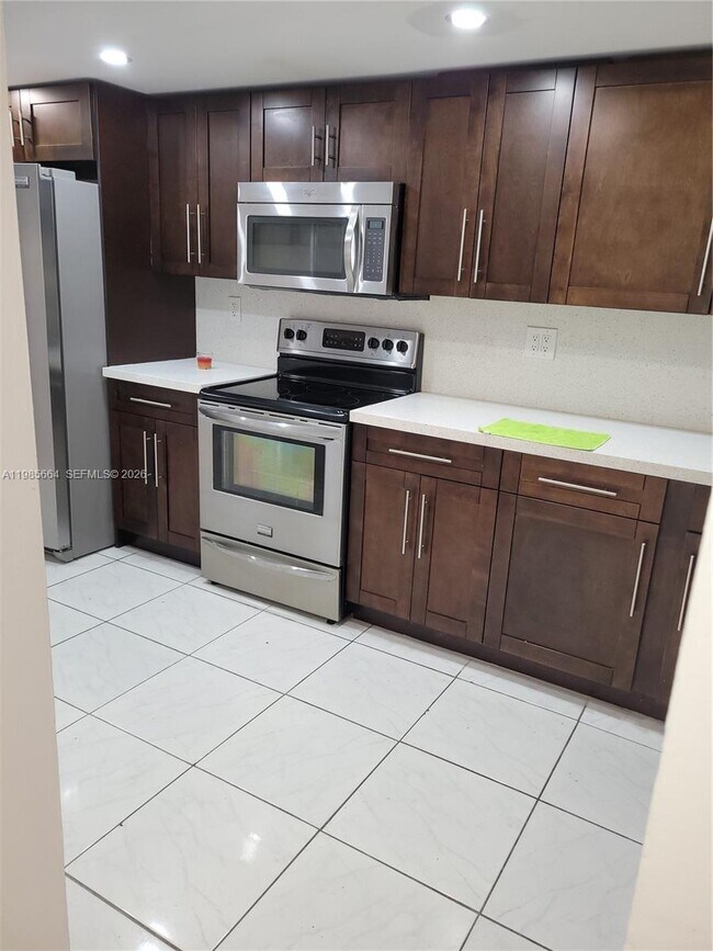 Foto del edificio - 14389 SW Kendale Lakes Cir