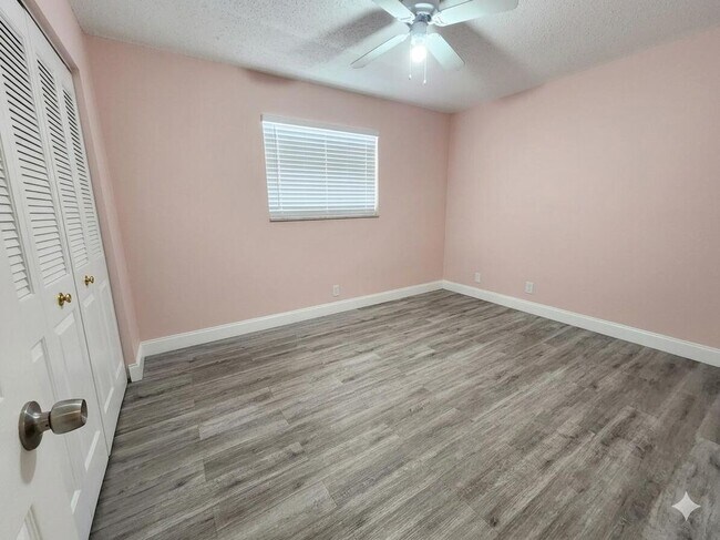 Foto del edificio - 7931 SW 7th Pl