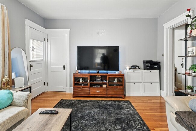 Foto del edificio - 64 Endicott St