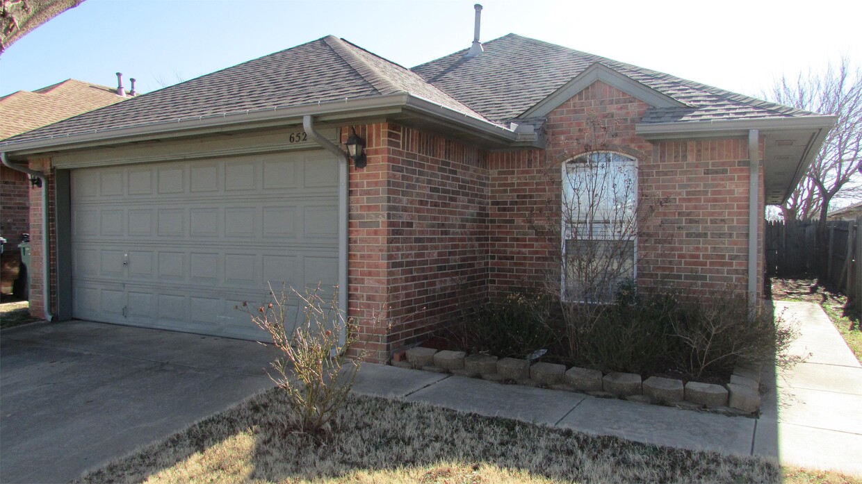 Foto principal - 652 NW 120th St