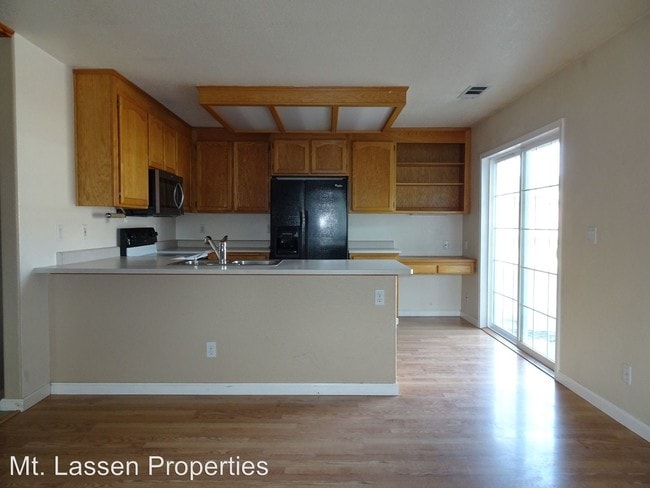 Building Photo - 3 br, 2 bath House - 530 N. Spring Circle