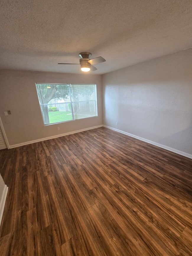 Building Photo - 1BR / 1BA Condo For Rent