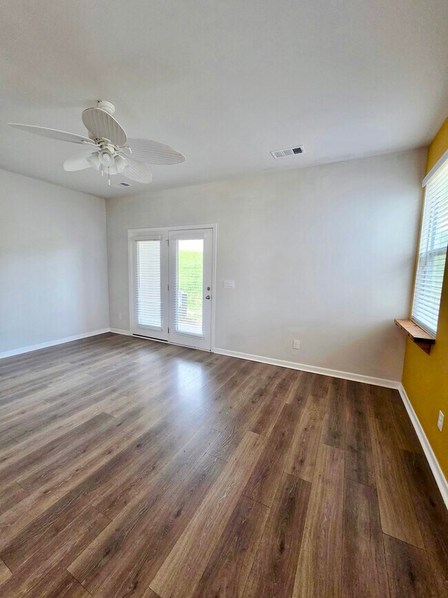 Foto del edificio - 219 Catherine Ln