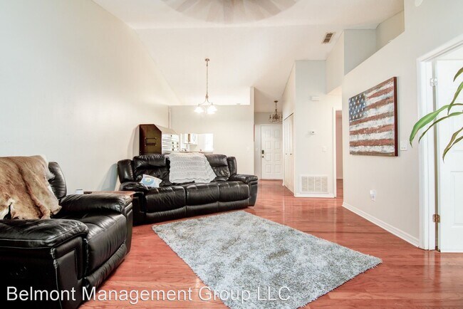 Building Photo - 2 br, 2 bath House - 506 Club Drive