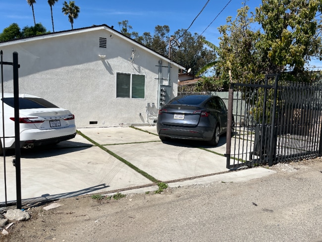 Foto del edificio - 2910 S Budlong Ave