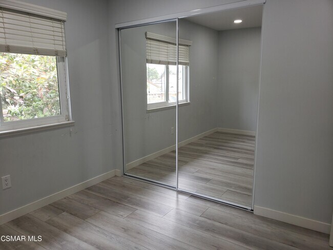 Foto del edificio - 13520 Village Dr
