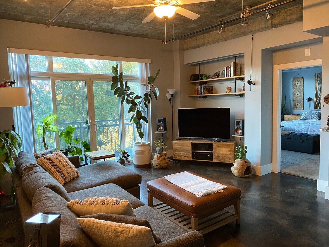 Foto principal - 444 S Blount St