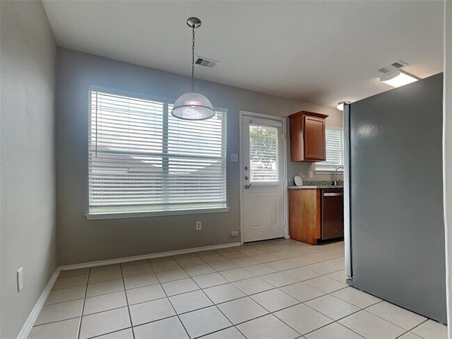 Building Photo - 6519 Colonial Rose Ln