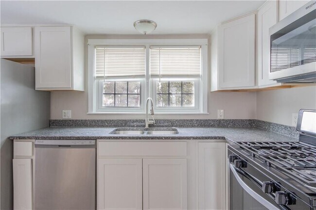 Building Photo - 31 Kirby St