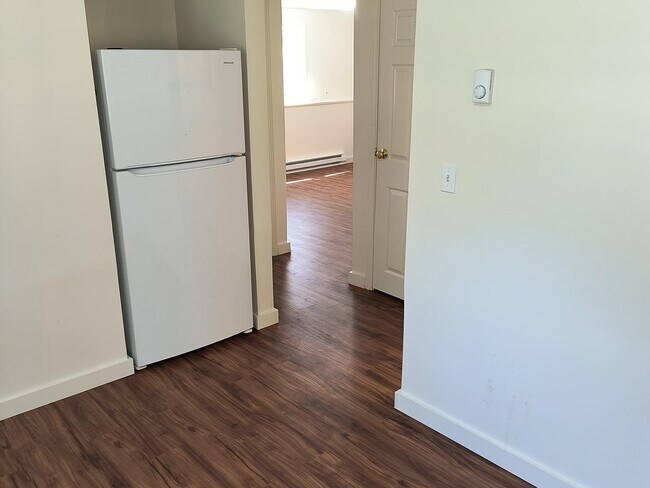 Foto del edificio - 8 Renarl Ave