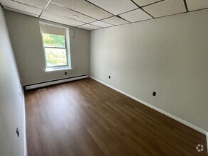 Building Photo - 83 E Main St