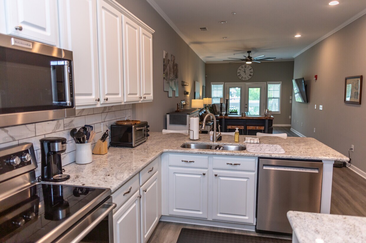 Foto principal - 107B White St