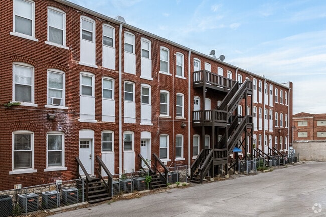 Building Photo - Oasis on Linwood