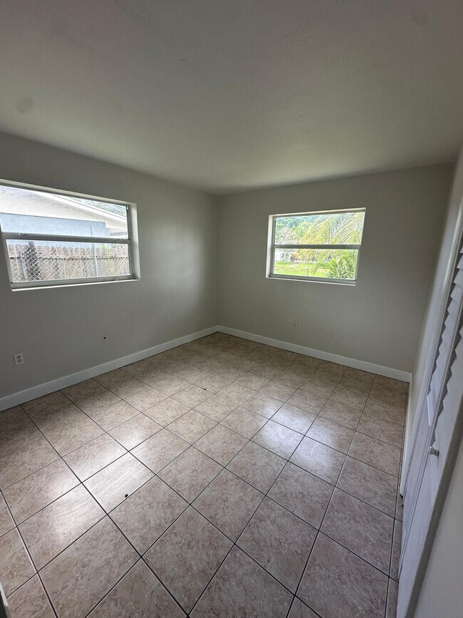 Foto del edificio - 775 Snead Cir