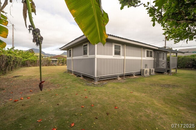 Building Photo - Renovated 3br Kuaaina Way in Kailua, $6000...