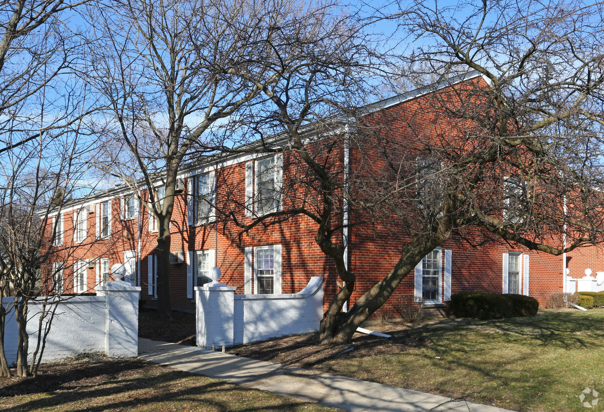 Primary Photo - Building B & D