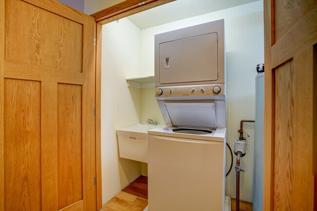 Foto del edificio - 6608 Traveler Trail