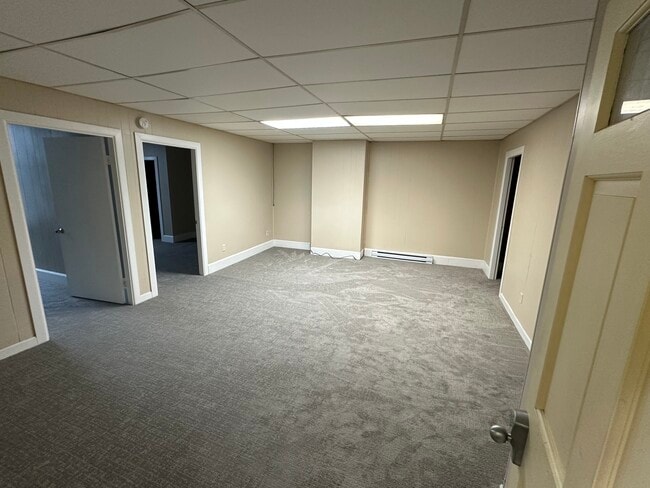 Building Photo - 80 Maine St