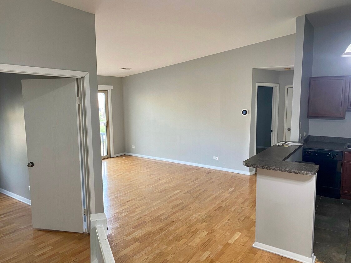 1348 McDowell Rd Unit 201, Naperville, IL 60563 Condo for Rent in