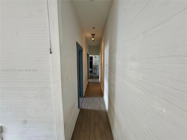 Building Photo - 109 Frow Ave