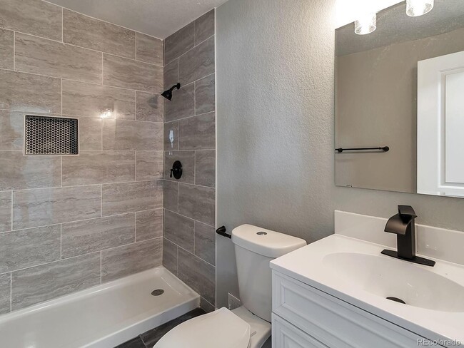 Fully renovated ranch style home near Ansc... - Fully renovated ranch style home near Ansc...