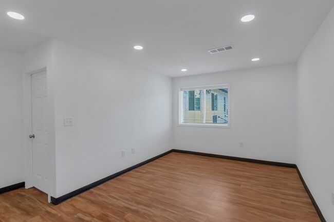 Photo - 3020 Delmar Ln NW (Atlanta, GA) Apartment