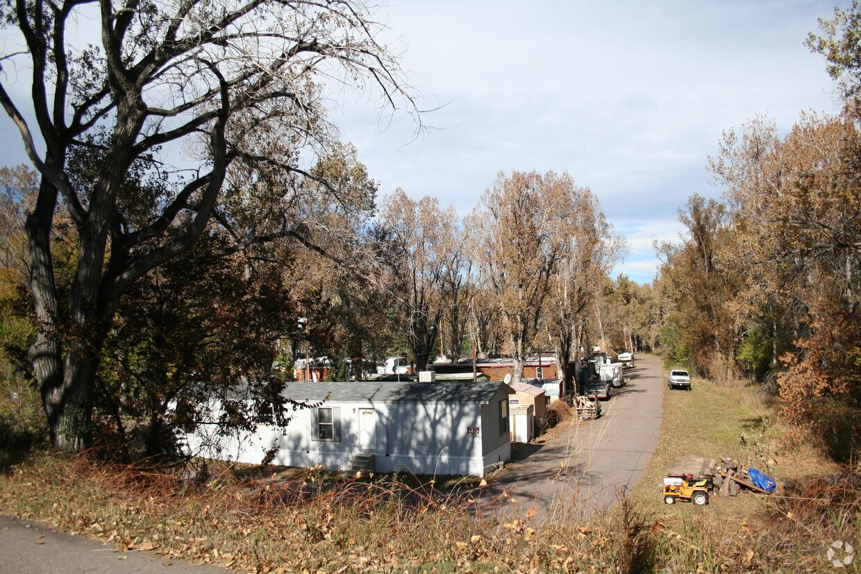 Primary Photo - 1561 S Foothills Hwy