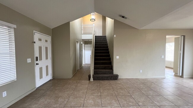 Building Photo - 4 Bed, 3 Bath Adelanto Home!!!