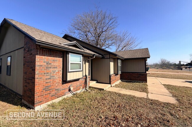 Foto del edificio - 329 NW 119th St