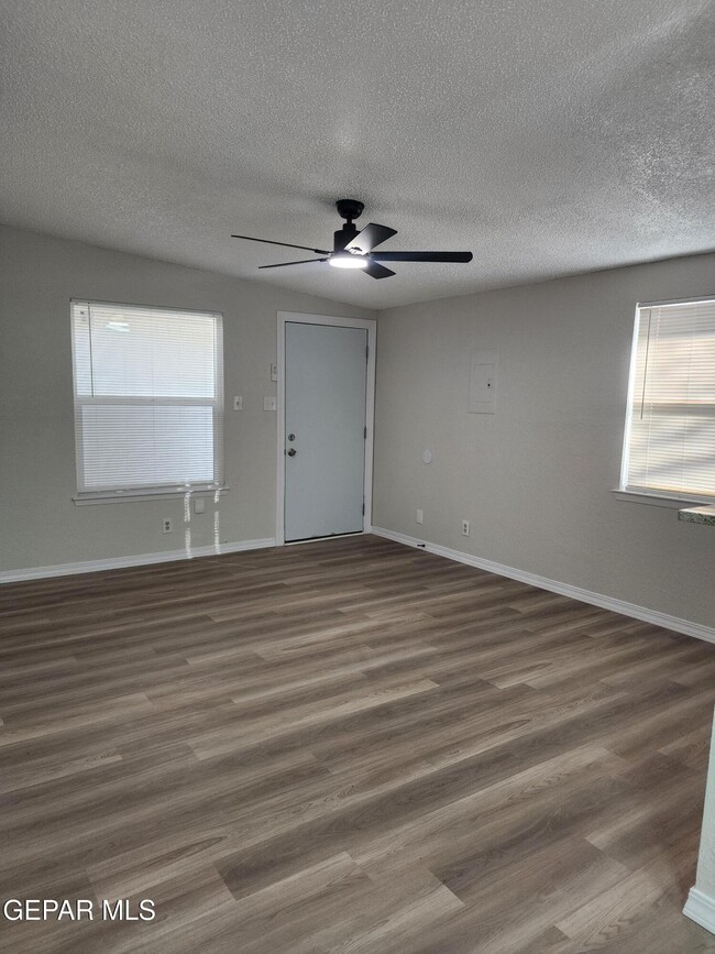 Foto del edificio - 10017 Caribou Dr