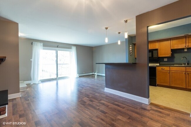 Building Photo - 803 S Dwyer Ave