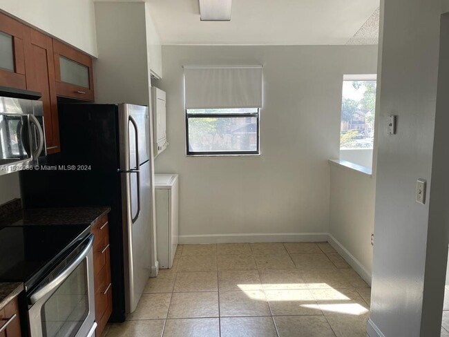 Building Photo - 2186 SW 80th Terrace