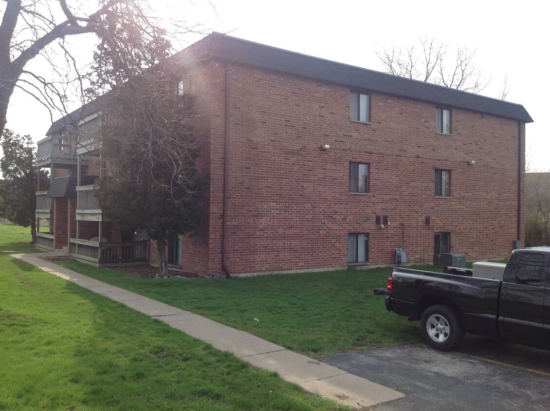 Primary Photo - 751 Old Grand Ave