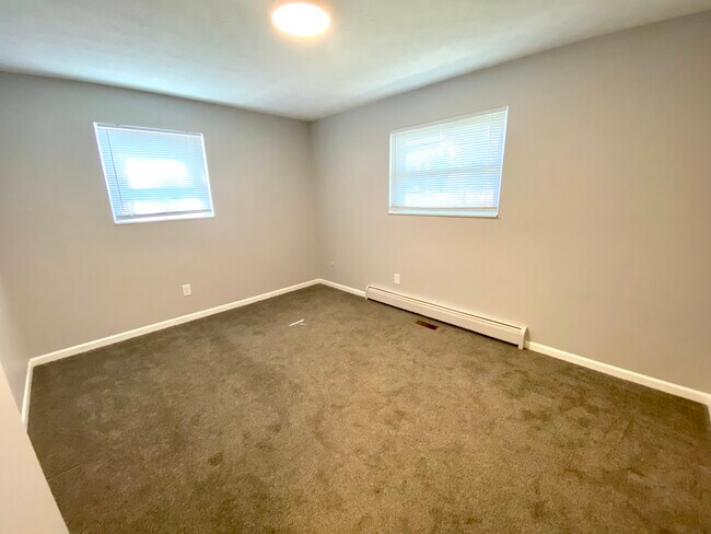 Building Photo - 3348 Highland Park
