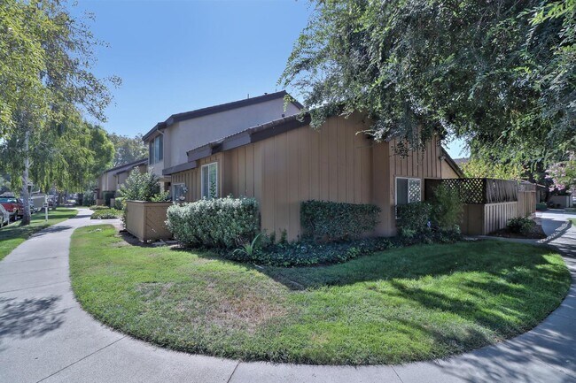 Foto del edificio - 891 Beaver Creek Way