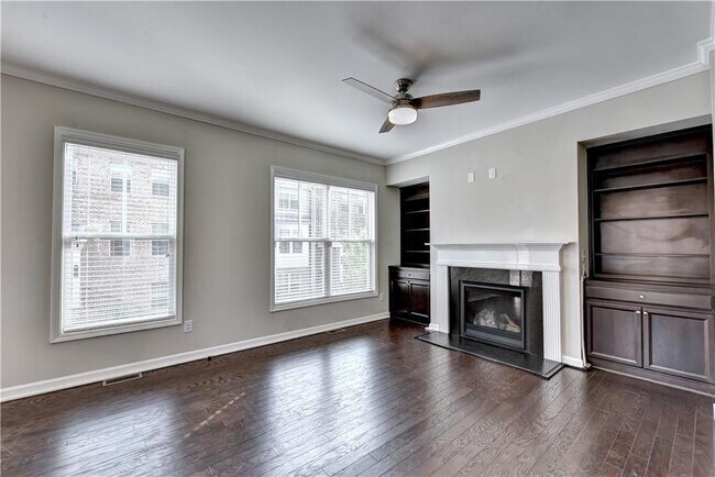 Foto del edificio - 596 Sunset Park Dr