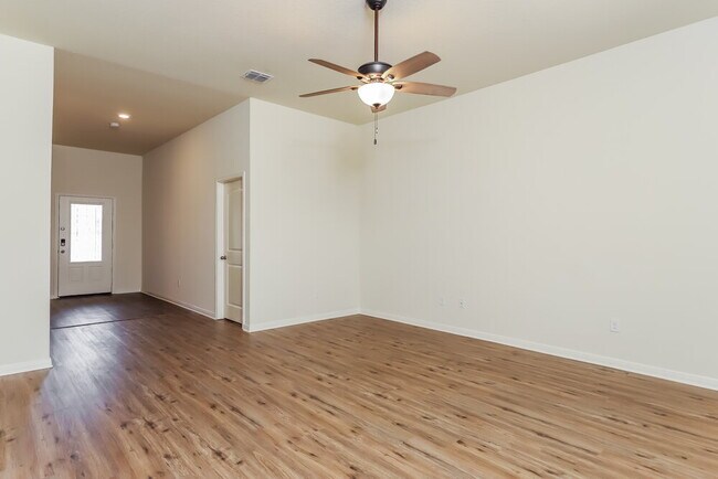 Building Photo - 7928 Bluewater Cove