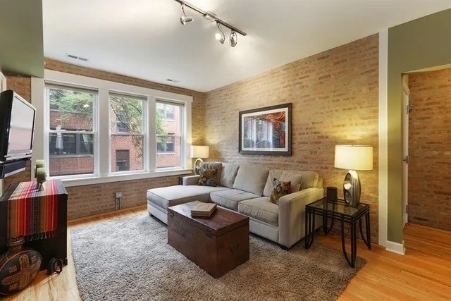 Building Photo - 5913 N Paulina St